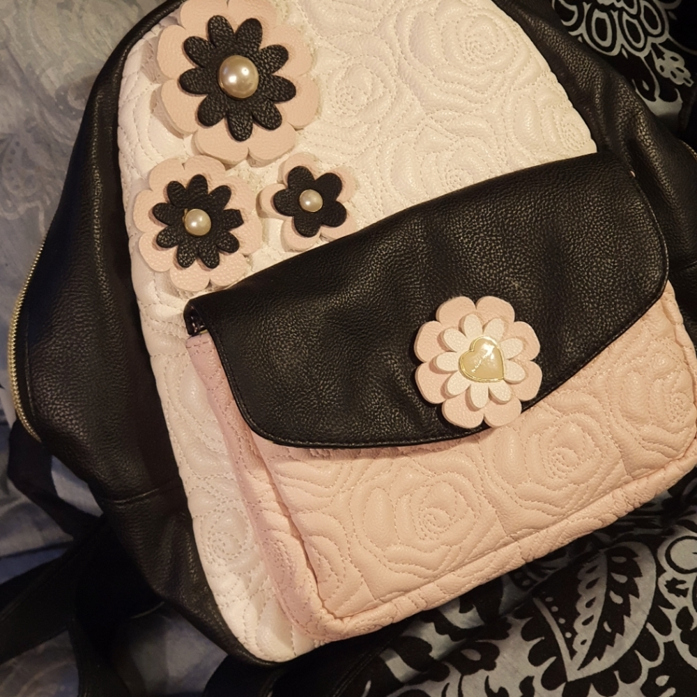 Betsy Johnson backpak